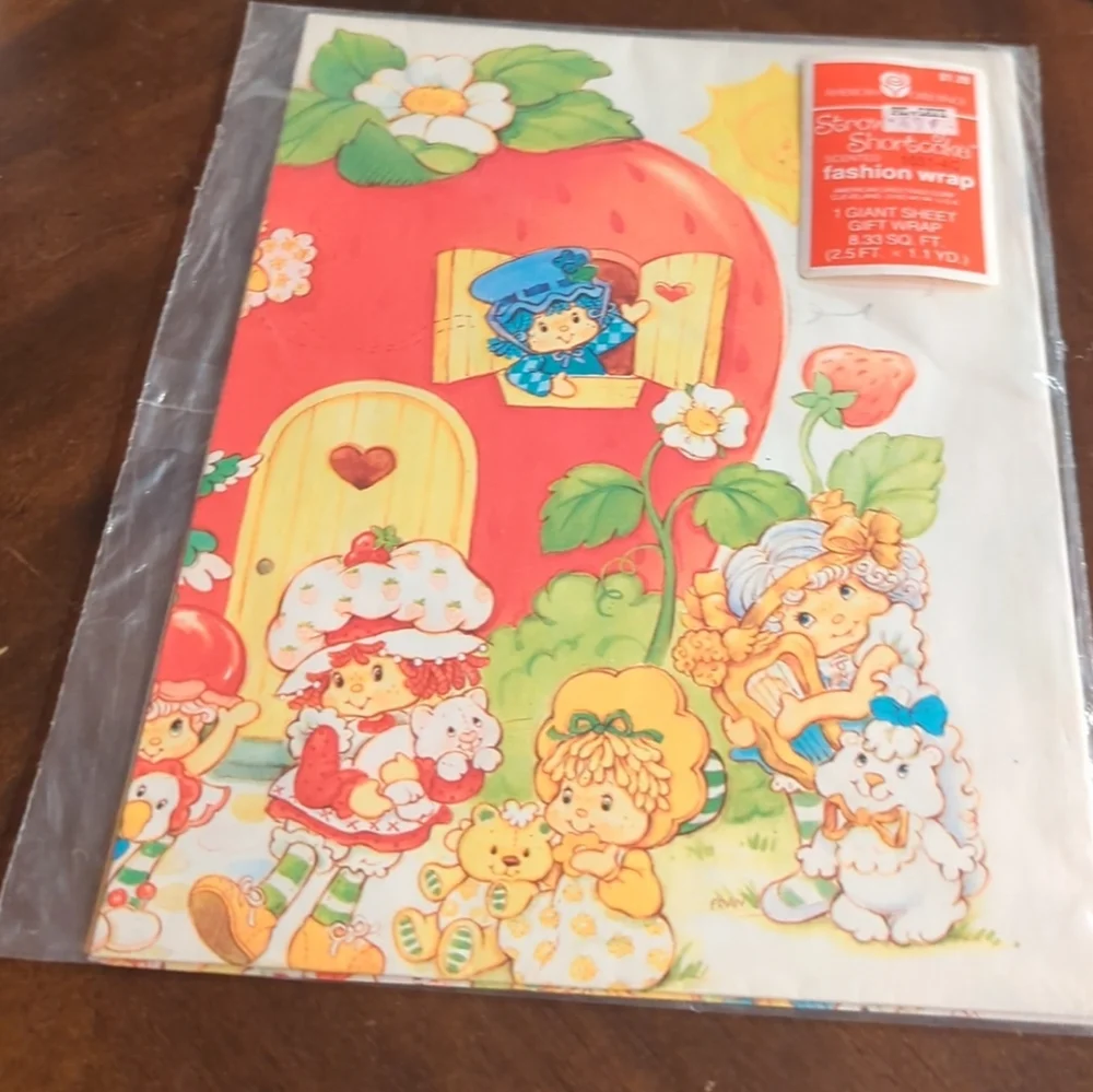 Vintage Strawberry Shortcake Scented wrapping paper